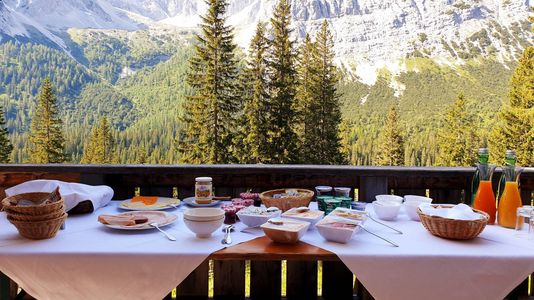 A 4-star hotel with hunting tradition at the Zugspitze